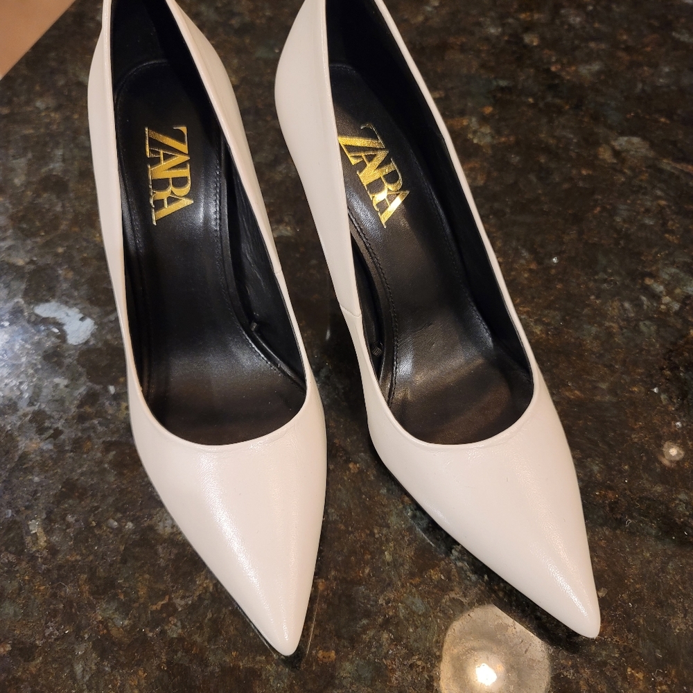 Zara Pointed Toe Pumps - Picture 3 of 5